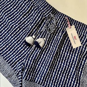 VINEYARD VINES | Silk Elastic Waist Shorts Tassel